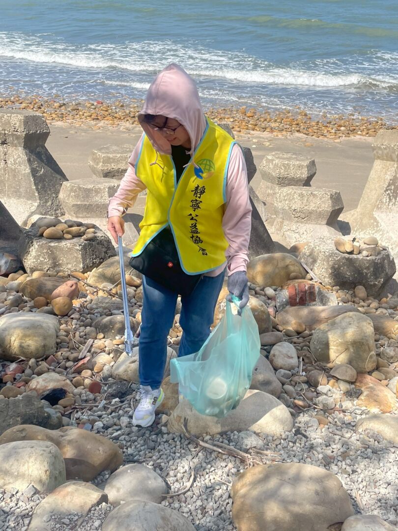 Line album 1141018淨灘 251020 102