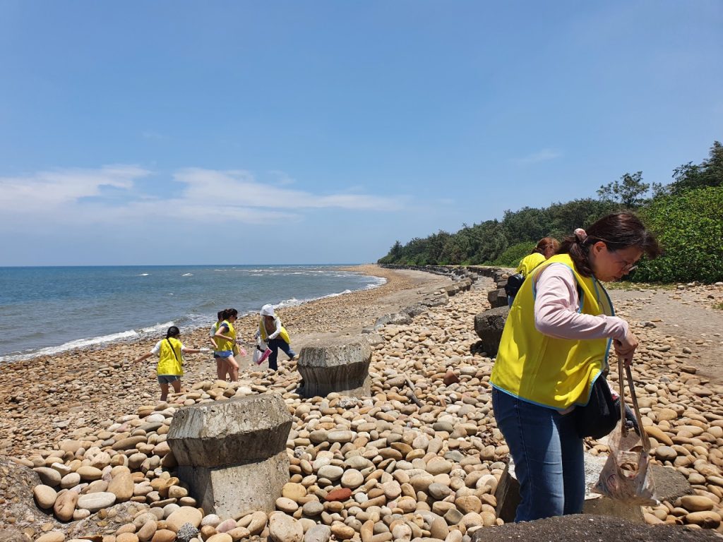 Line album 114517淨灘 250519 10