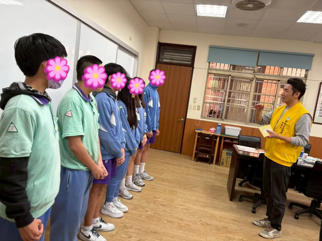 LINE ALBUM 20260317東安國中小、觀音國小 送助養金 260317