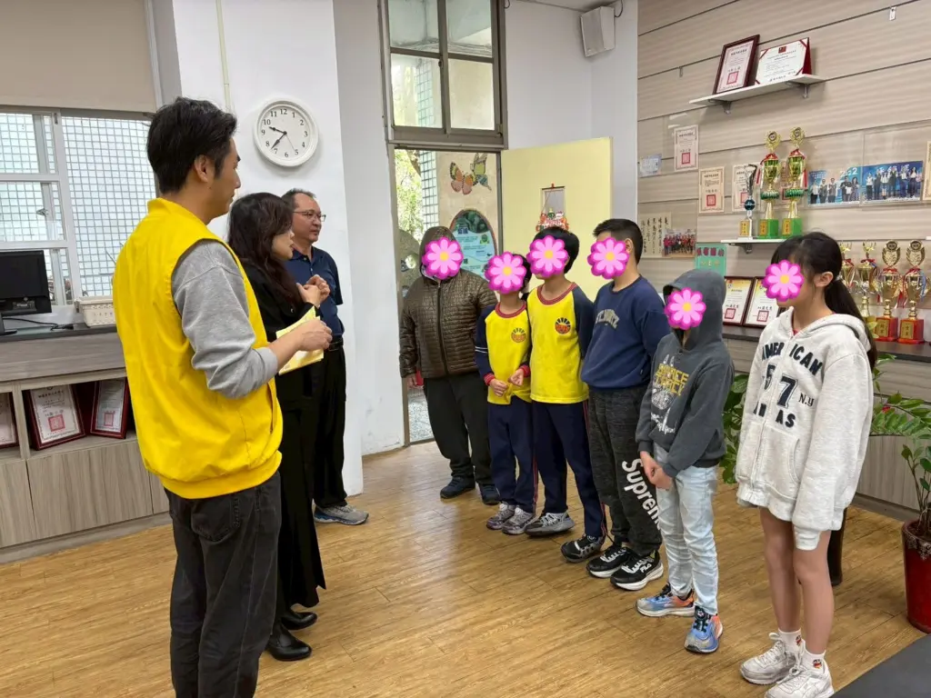 LINE ALBUM 20260317東安國中小、觀音國小 送助養金 260317