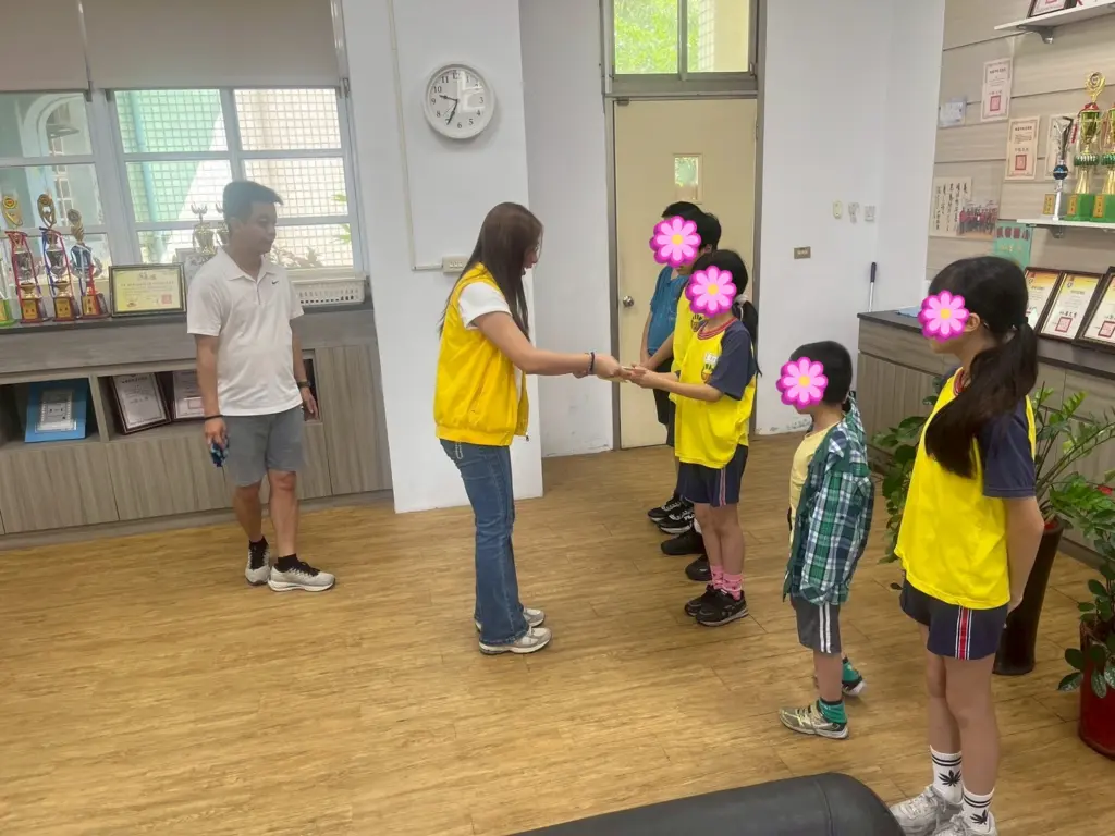 LINE ALBUM 115526東安國中送助養金 260611