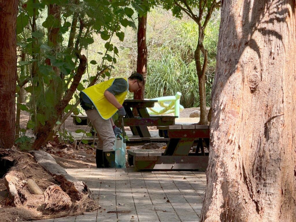 Line album 1141018淨灘 251020 16