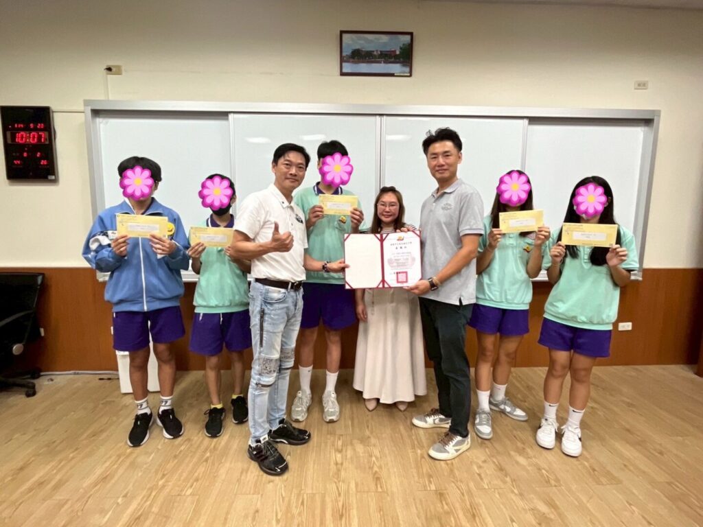 Line album 114923 送助養金 250925 20