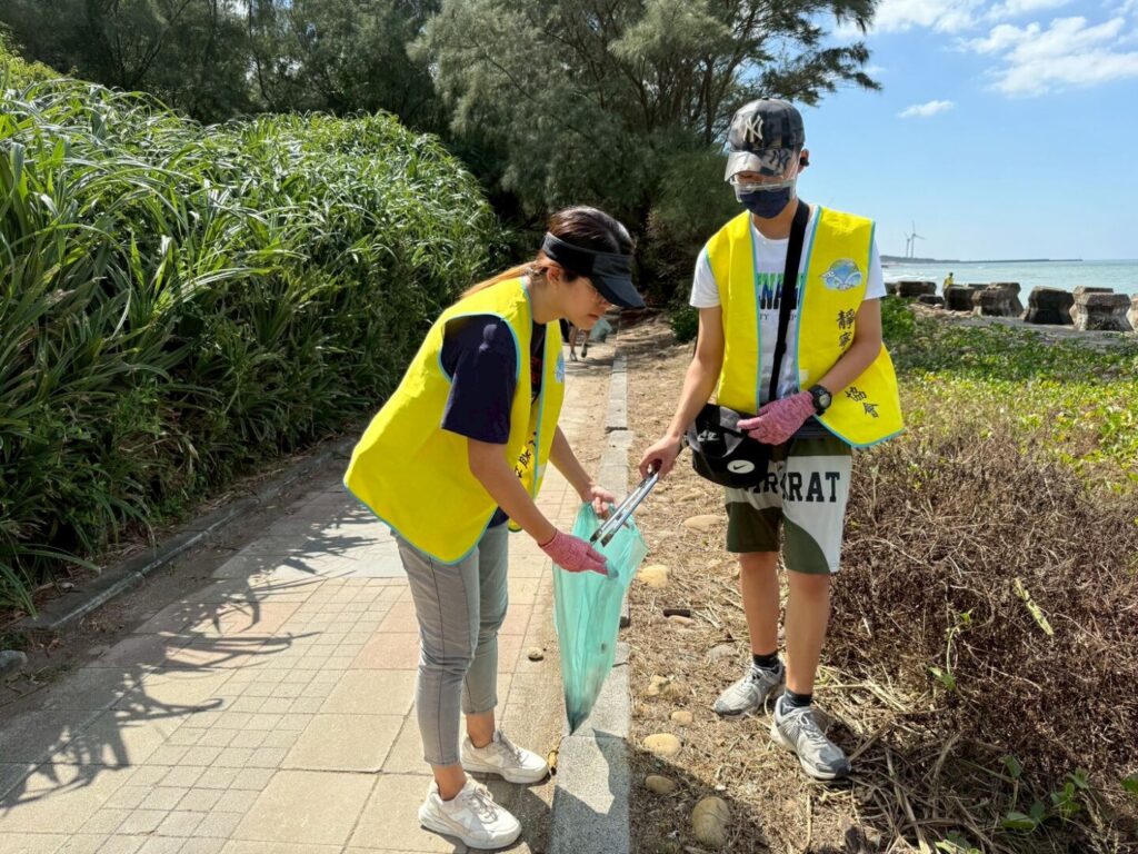 Line album 1141018淨灘 251020 41