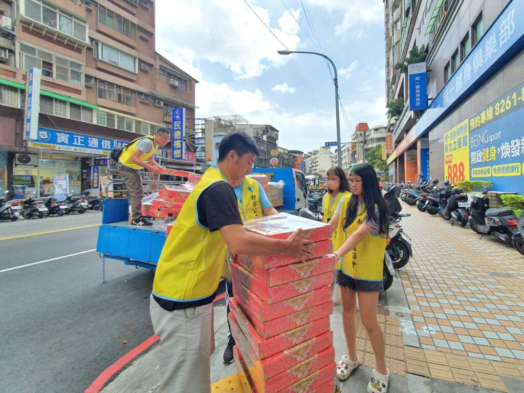 Line album 協會送物資 114910 250910 41