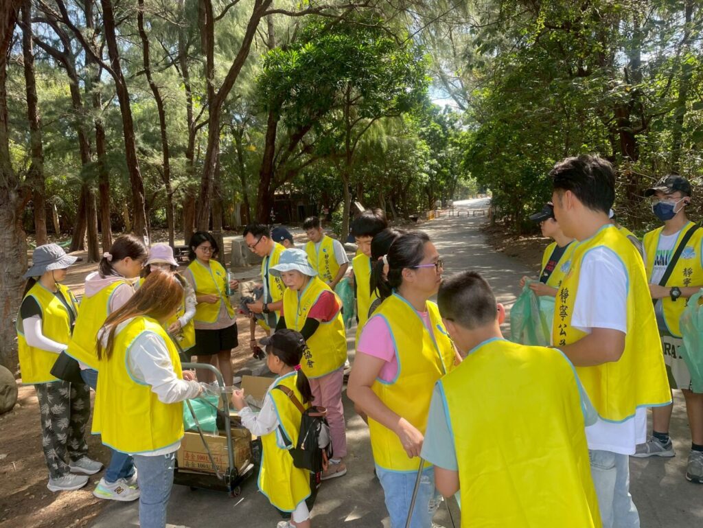 Line album 1141018淨灘 251020 84